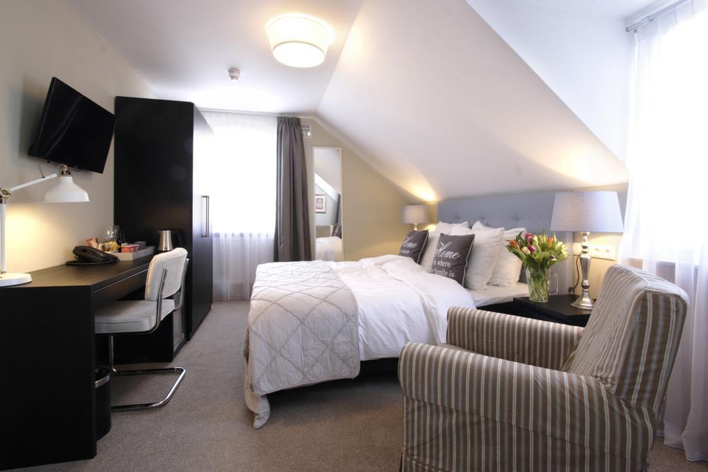 In De Witte Dame Hotel Bar Kitchen Apartments Grubbenvorst Room photo